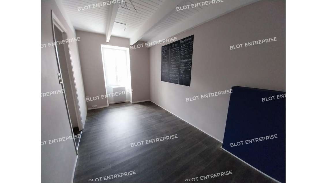 A vendre local commercial 205m² à Landerneau