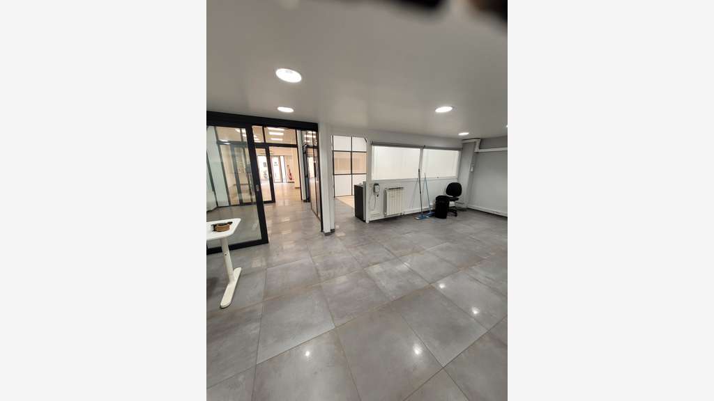 Vente très beau local à Lyon 6 prox. Quai Sarrail