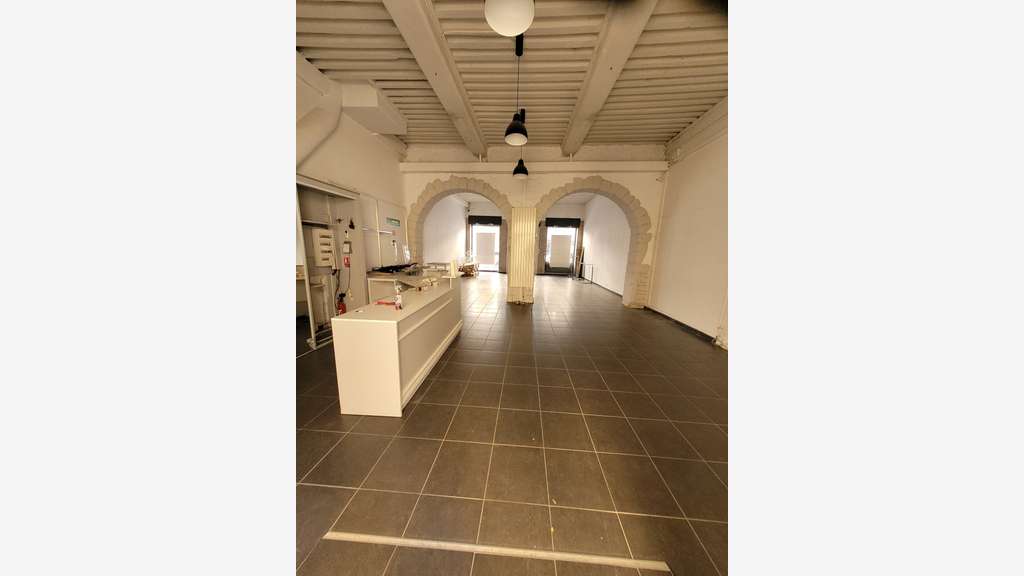 Vente très beau local à Lyon 6 prox. Quai Sarrail
