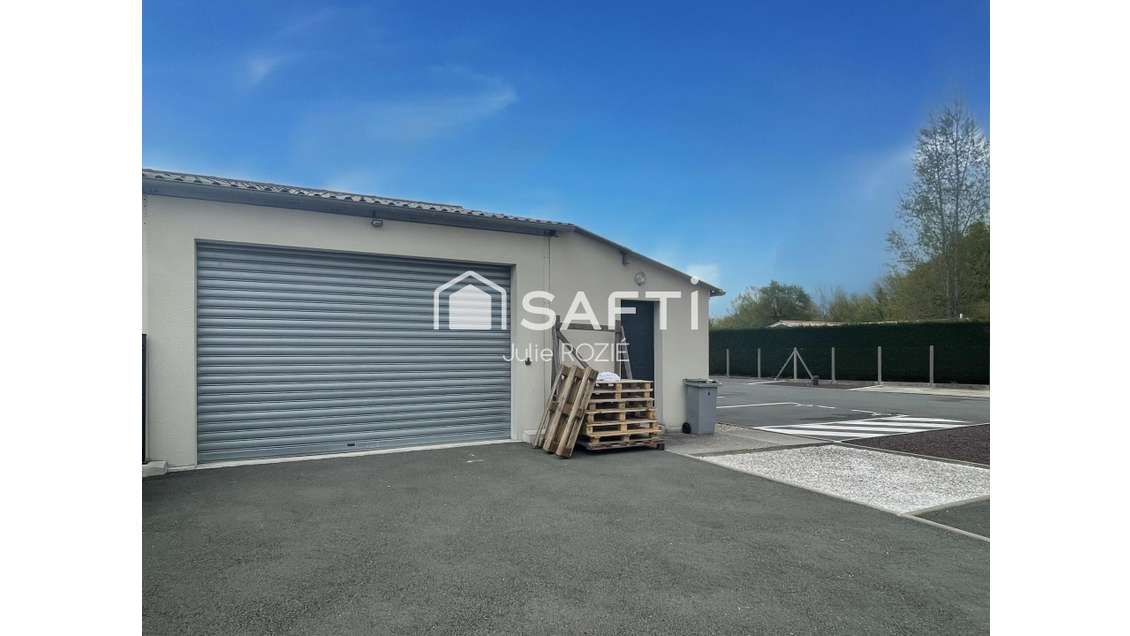 A vendre local de 90m² avec stockage sur Macau