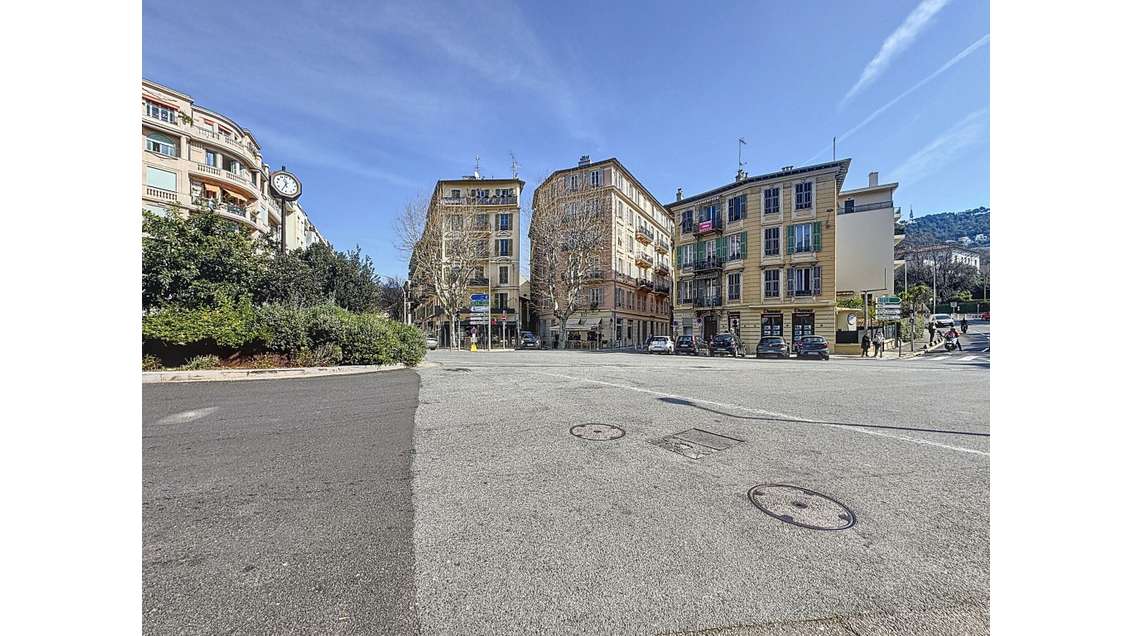 Vente beau local libre 54m² à Nice Riquier