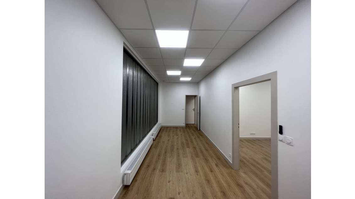 A vendre murs libres bureaux de 90m² à Paris 75015