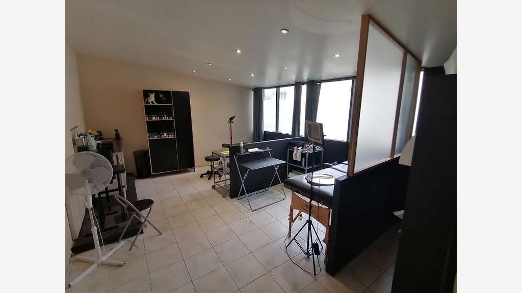 AV local commercial 75m² bel empl Quimper centre