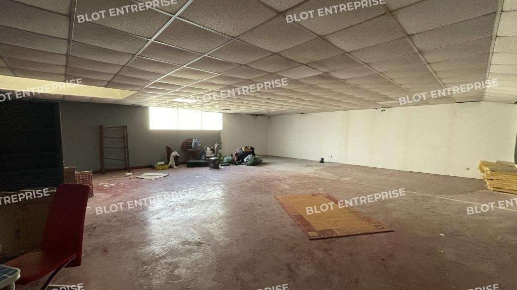 À vendre local commercial 590m² Saint Nazaire