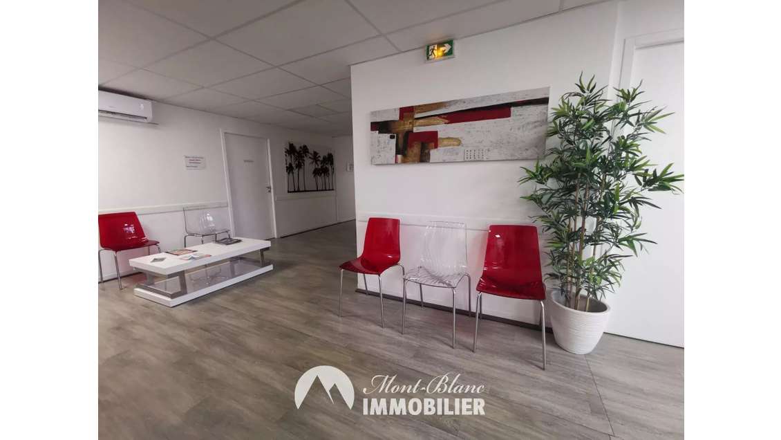 Vente local commercial 245m² à Sallanches