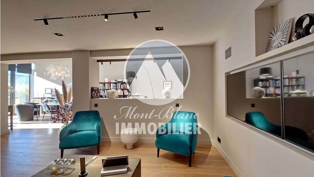 AV superbe local commercial 74m² à Sallanches