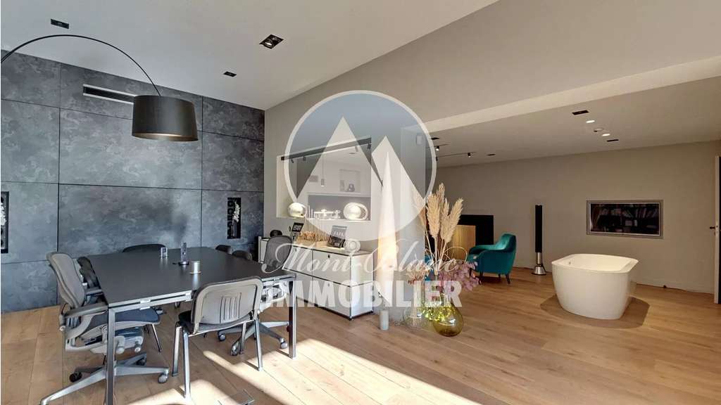 AV superbe local commercial 74m² à Sallanches