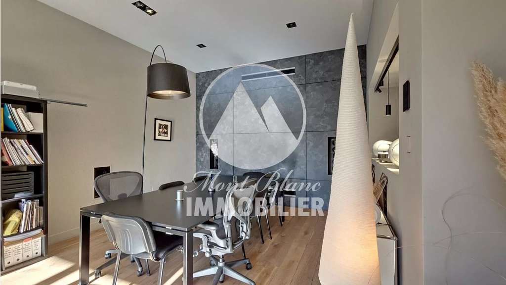 AV superbe local commercial 74m² à Sallanches