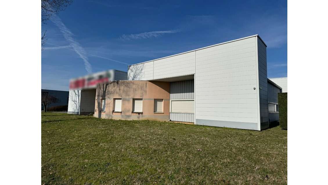 Local commercial de 715m² à vendre à Valence
