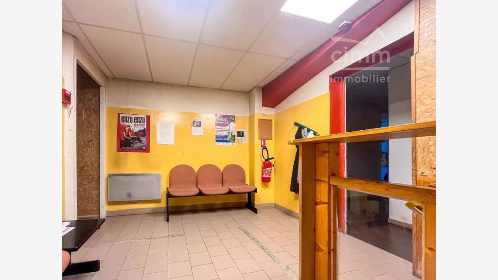 Vente local commercial 155m² à Crolles centre