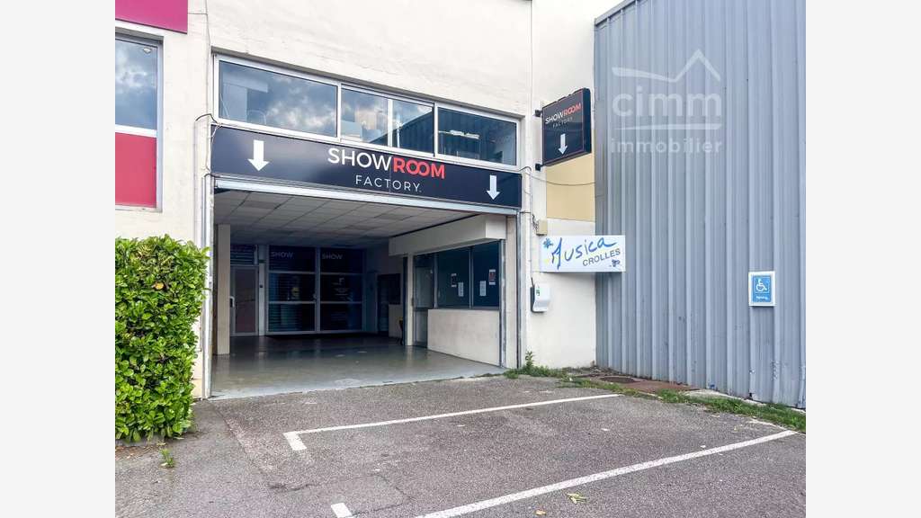 Vente local commercial 155m² à Crolles centre