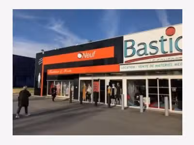 Locaux commerciaux partiellement loués