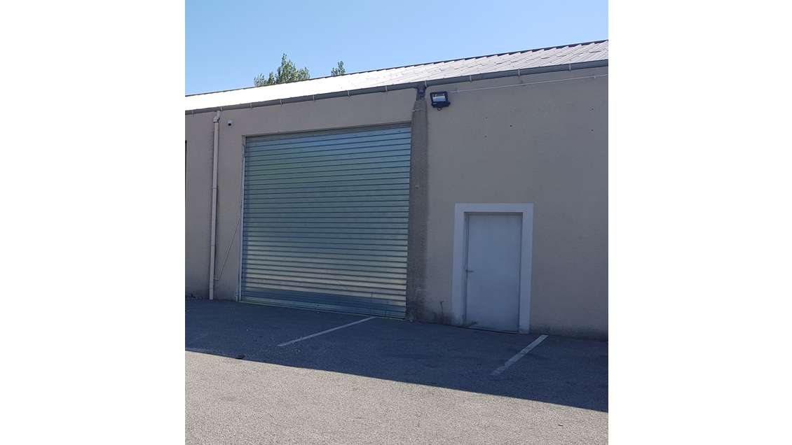ENTREPOT185M² ZA MEYROL MONTELIMAR