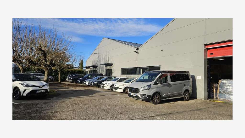À vendre locaux industriels 5097m² à Entraigues