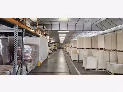 À vendre locaux industriels 5097m² à Entraigues