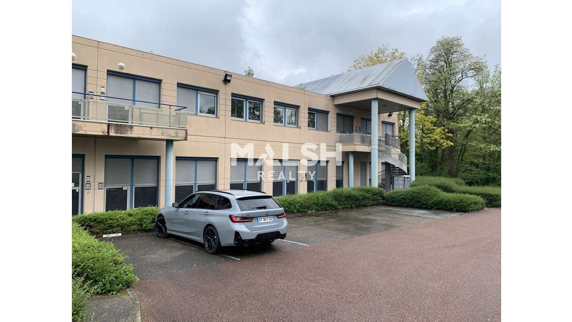 Vente locaux mixtes divisibles 1012m² à Neyron