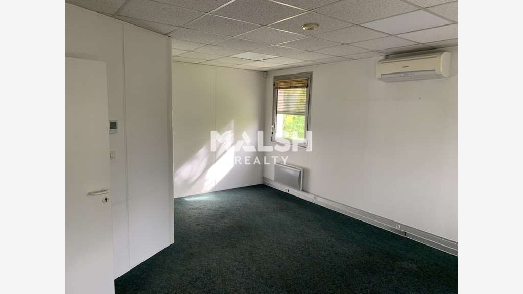 Vente locaux mixtes divisibles 1012m² à Neyron