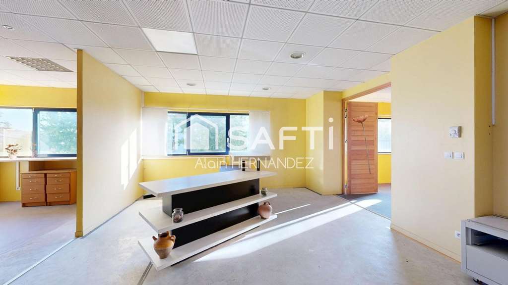 Locaux 1153m² en première ligne à Saint-Gaudens