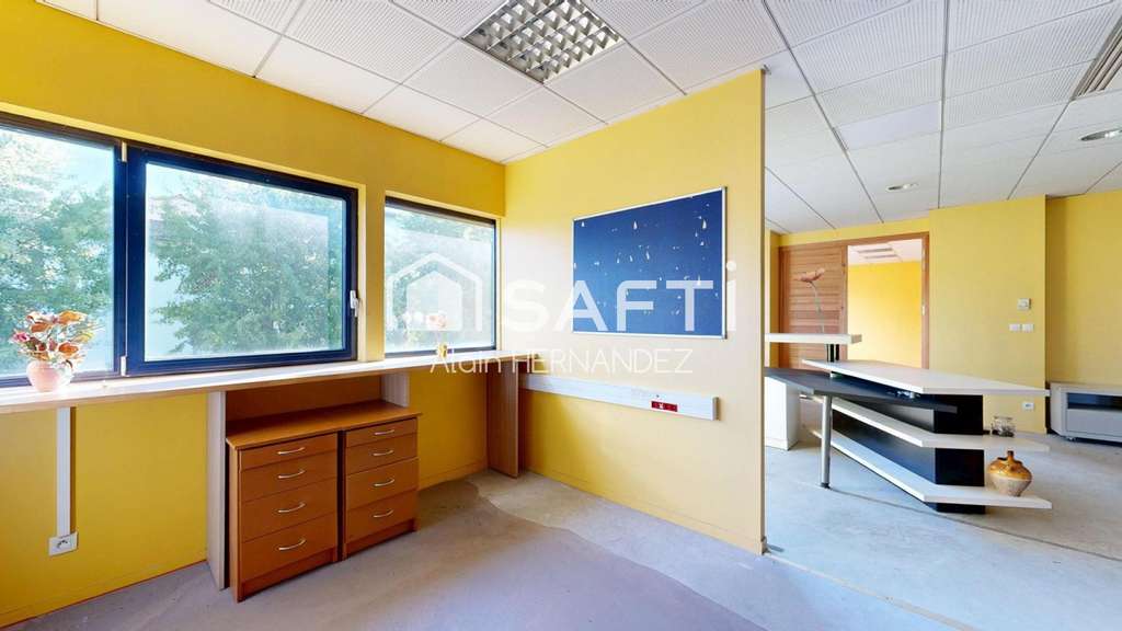 Locaux 1153m² en première ligne à Saint-Gaudens