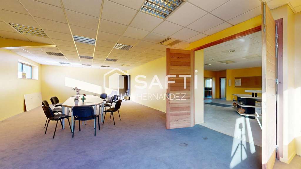 Locaux 1153m² en première ligne à Saint-Gaudens