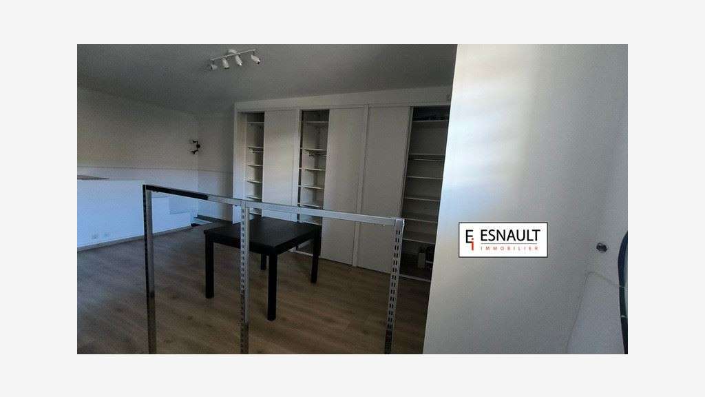 Murs commerciaux libres 51m² à vendre à Sète