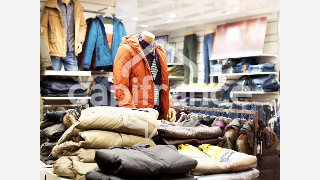 Vente grande surface commerciale à Sarlat centre 