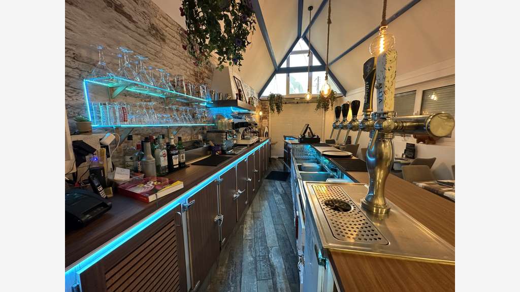 Vente murs Bar - Restaurant. Belle rentabilité