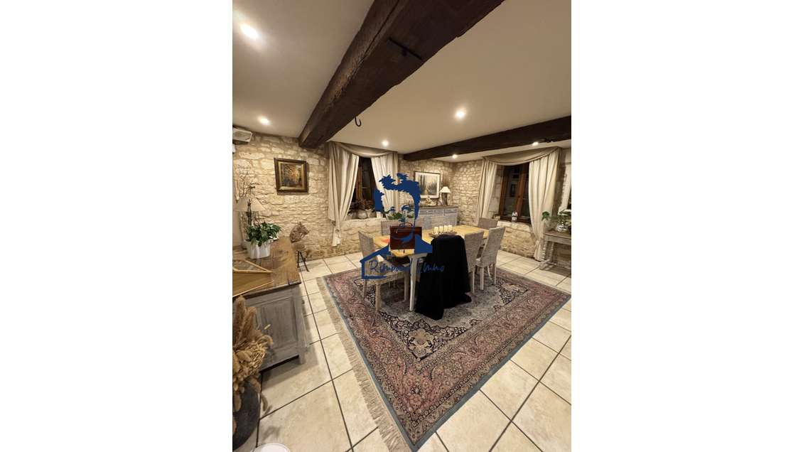 Vente murs commerciaux de 392m² à Chehéry