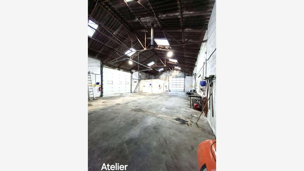 Vente murs commerciaux 327m² à Charron