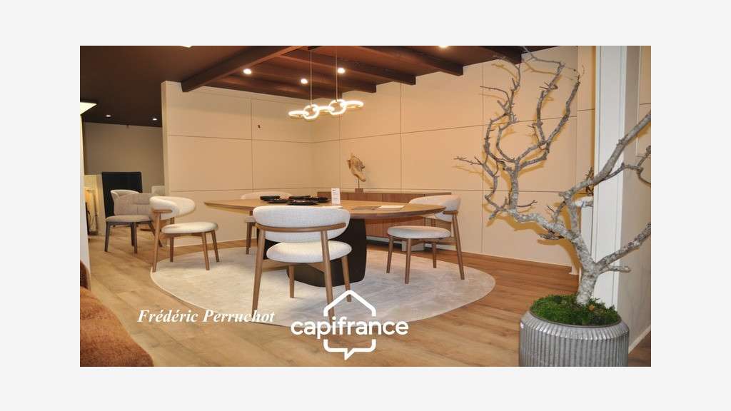 A vendre murs commerciaux 485ùm² en Auvergne  