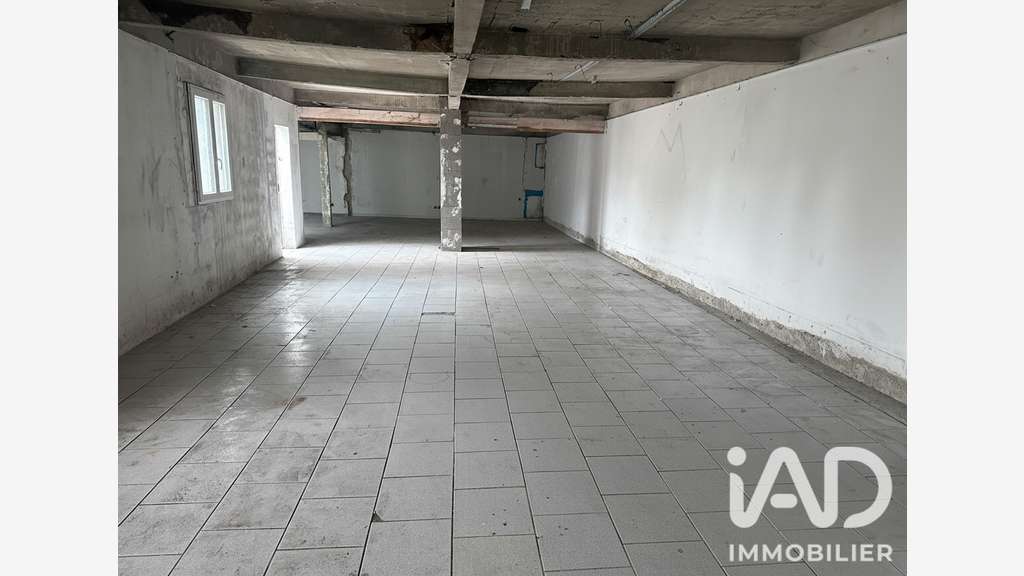 Vente murs commerciaux avec F2 à Goussainville 
