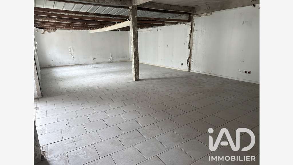 Vente murs commerciaux avec F2 à Goussainville 