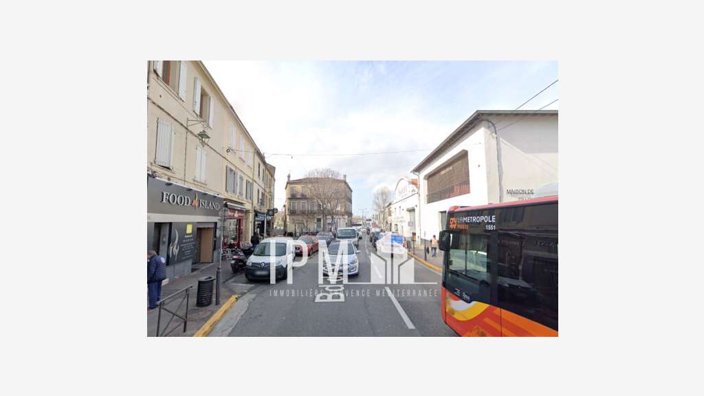 A vendre murs commerciaux loués 136m² Marseille 10