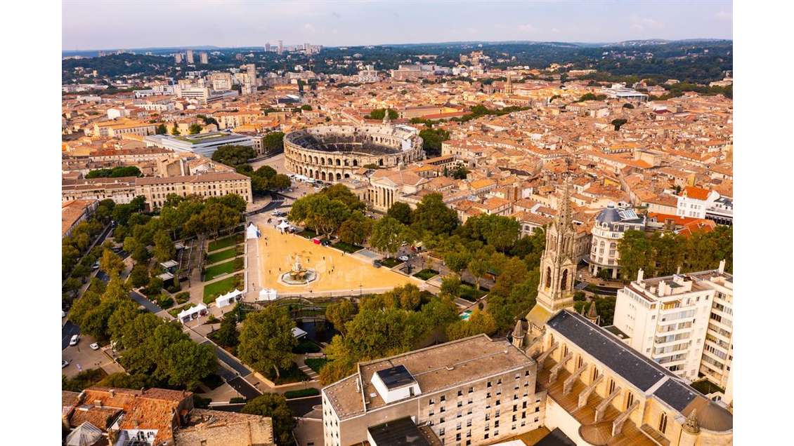 AV murs commerciaux de très grande qualité à Nîmes