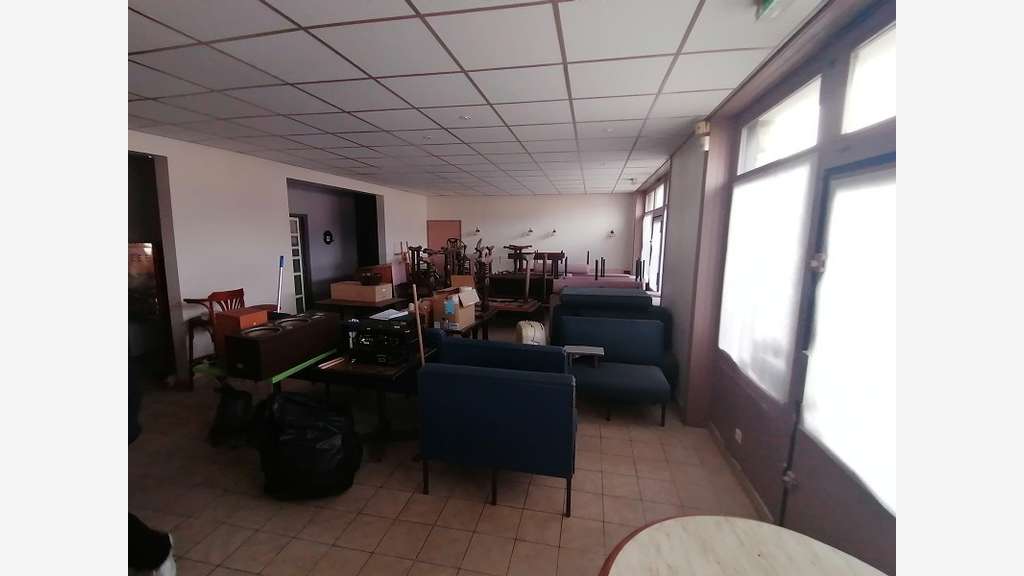 Vente murs commerciaux avec terrasse à Fouesnant