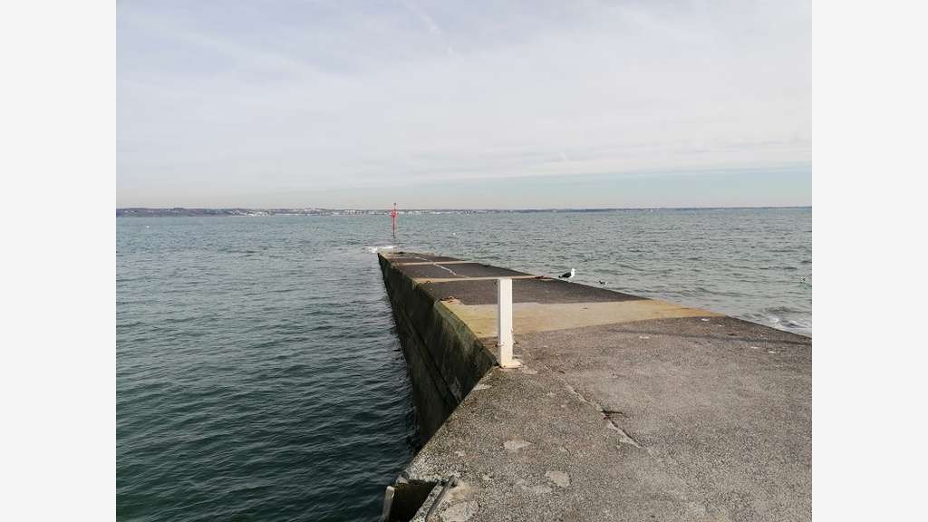 Vente murs commerciaux avec terrasse à Fouesnant