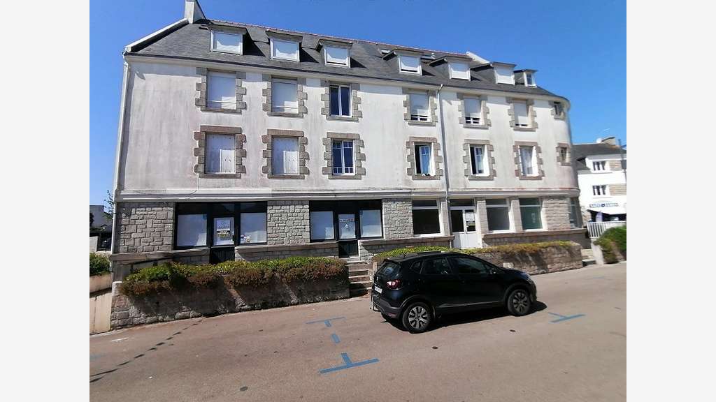 Vente murs commerciaux avec terrasse à Fouesnant