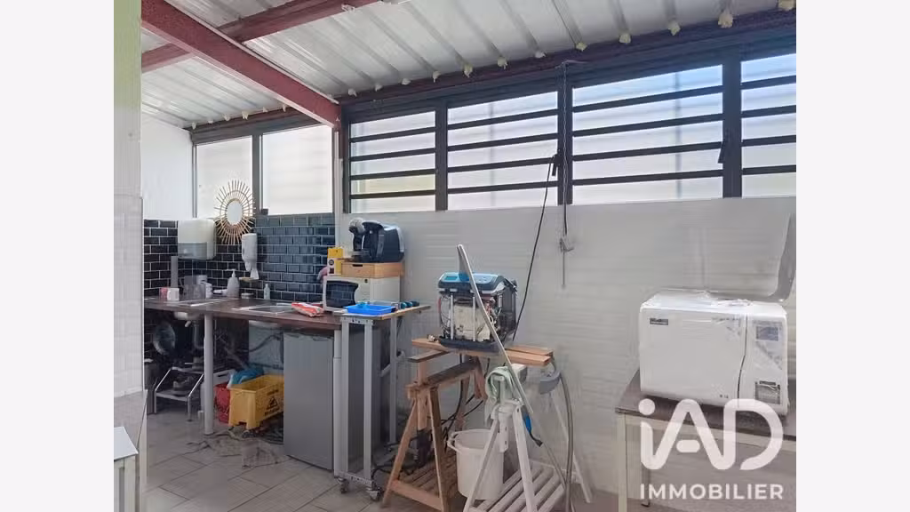 Vente murs commerciaux 71m² à Saint-Denis