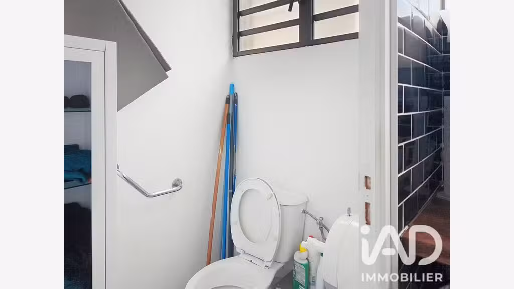 Vente murs commerciaux 71m² à Saint-Denis