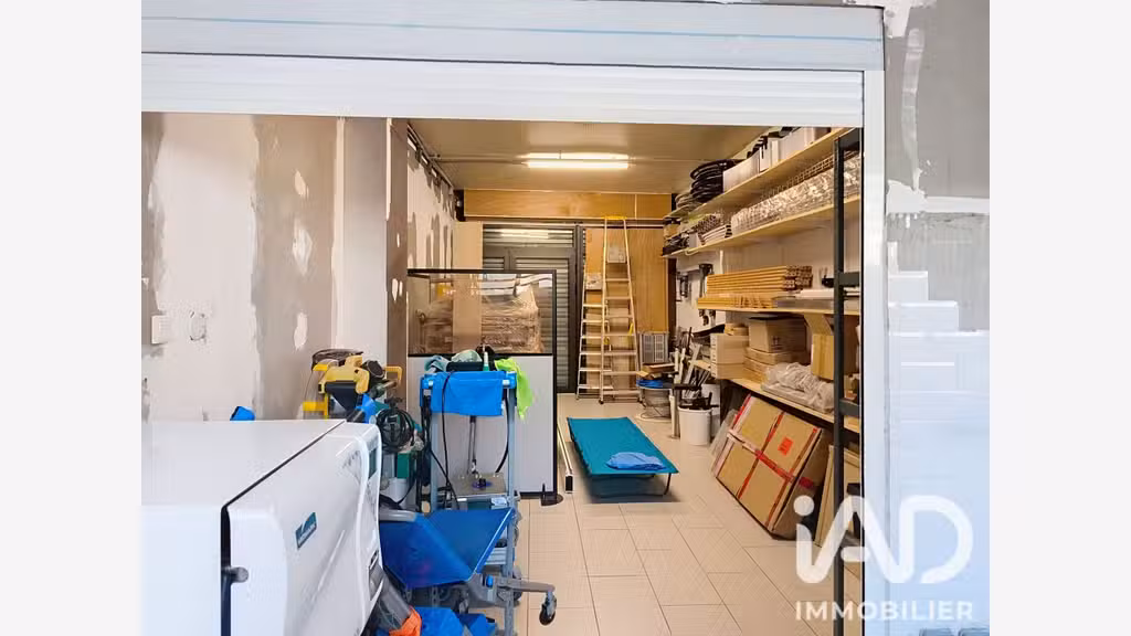 Vente murs commerciaux 71m² à Saint-Denis