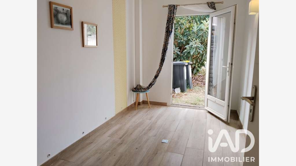 Vente murs commerciaux à Saint-Étienne-du-Grès