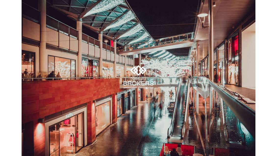 Vente local commercial de 102m² à Melun St Aspais