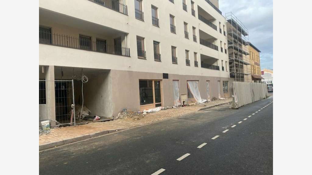 Vente local 114m² bruts à Villefranche-sur-Saône