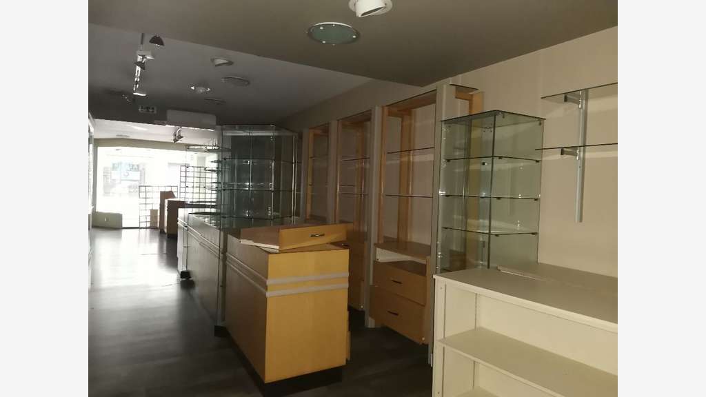 Vente local 71m² dans belle rue piétonne à Bourg 