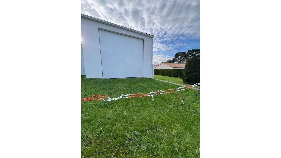 A vendre grand garage de stockage Les Sables 