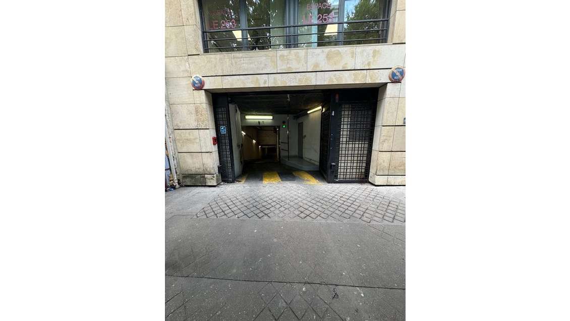 Vente emplacement parking Faubourg St Martin 75010
