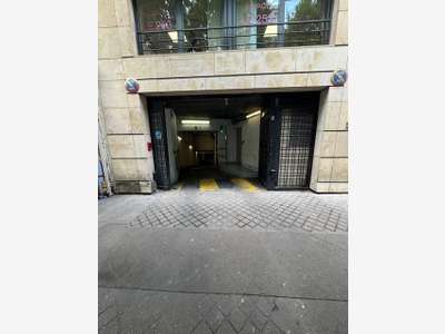 Vente emplacement parking Faubourg St Martin 75010