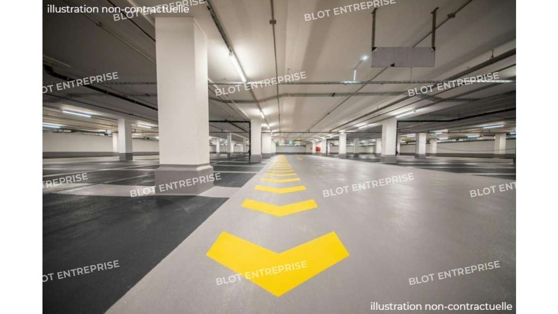 A VENDRE - 6 PLACES DE STATIONNEMENTS - SAINT-MALO