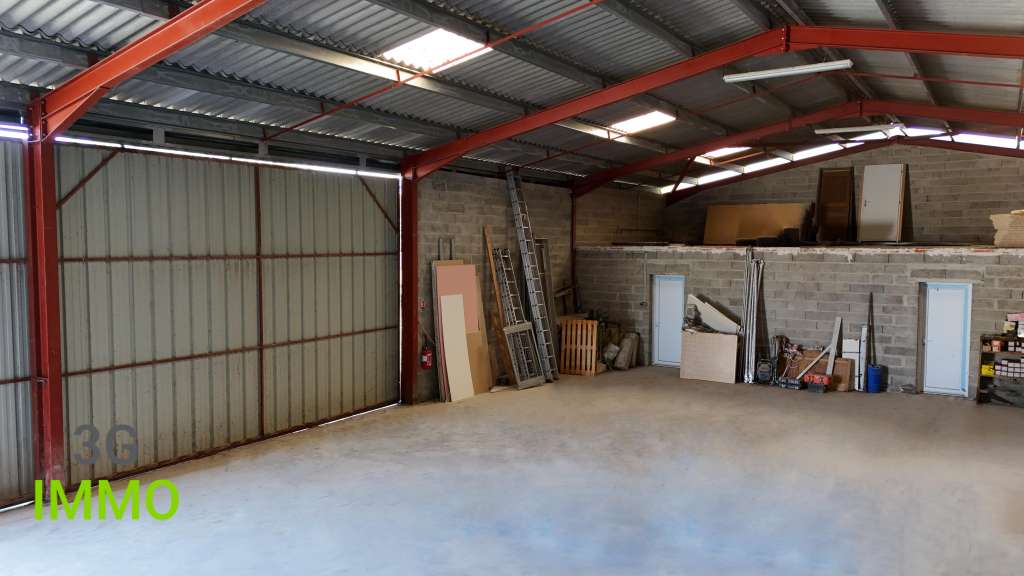 Vente entrepôt 300m² empl stratégique Saint-Palais