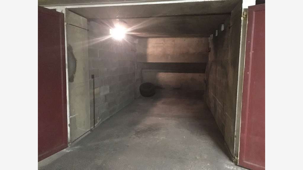 Vente garage fermé 12m² à Rennes Gare Nord